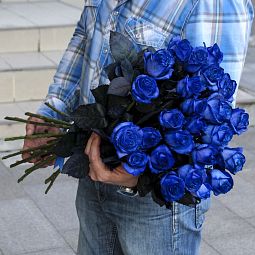 Букет цветов из 25 синих роз