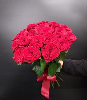 Букет из 21 бархатной красной розы