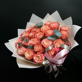 25 пионовидных роз Кахала