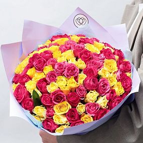 Букет из 101 желтой и малиновой розы 35-40 см (Россия)