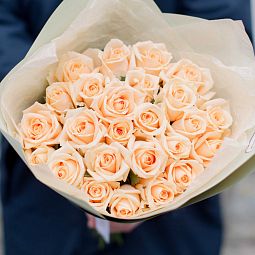 Букет на свадьбу от гостей  из 25 кремовых роз 35-40 см (Россия)