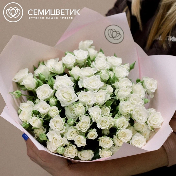 Букет из 15 белых кустовых роз 40 см (Кения)