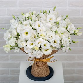 Букет из эустомы