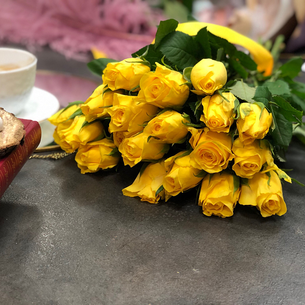 21 Жёлтая кенийская розочка