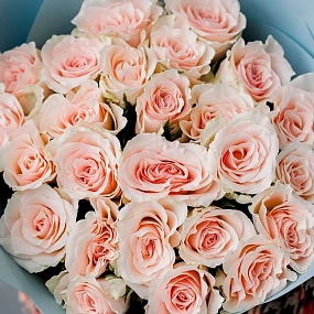 Букет из 25 нежно-розовых роз 40 см (Кения)