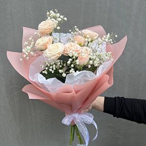 Свадебный букет  из пионовидной кустовой розы с гипсофилой