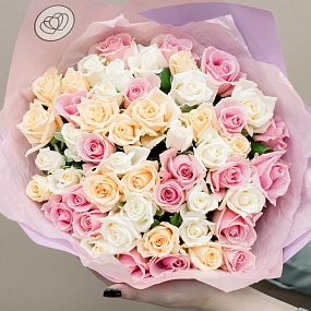 Букет из 51 розы нежный микс (Россия) 40 см