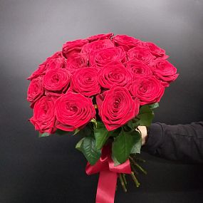 Букет из 21 бархатной красной розы