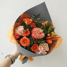 Букет с пионовидной розой Летняя ночь