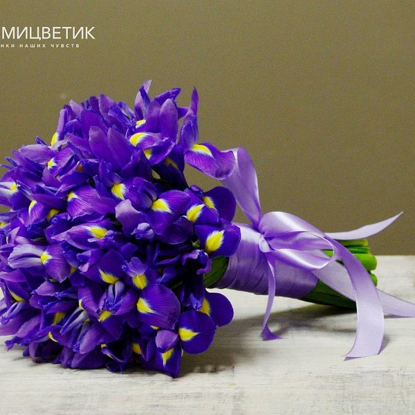 Свадебный букет из ирисов