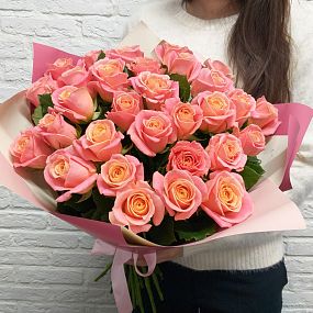 Букет из коралловых роз