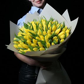 Букет желтых тюльпанов
