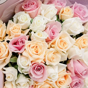 Букет из 51 розы нежный микс (Россия) 40 см