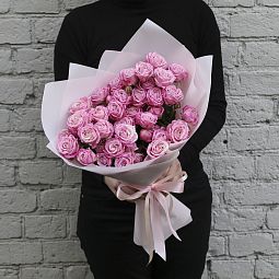 Букет из 9 кустовых роз Леди Бомбастик